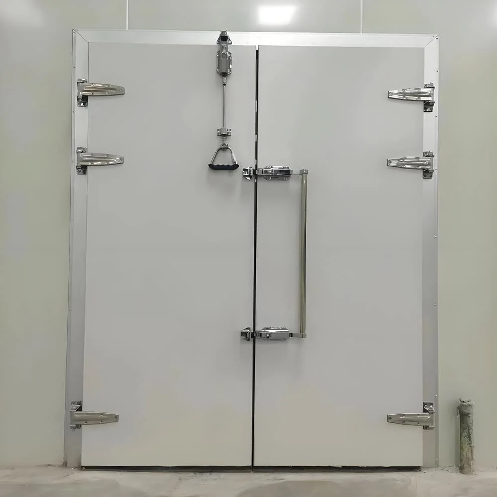 Cold room hinged doors